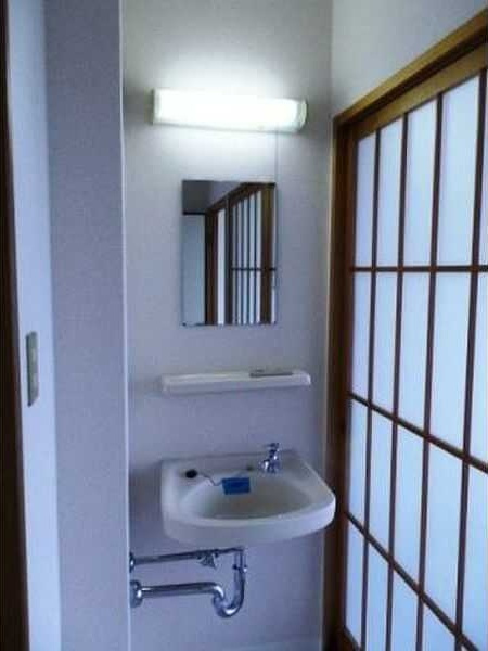シテイハイム　クレヨンの洗面所