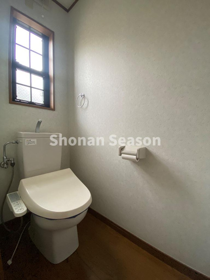 【トイレ】 | 何度も拭く必要なく、衛生的でペーパー代の節約になる「温水洗浄便座」
各階設置で混み合う時間帯もスムーズ！