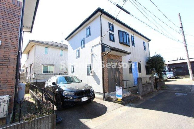 【外観】 | 注目の当社専任物件！自然豊かな秦野市エリアに開放感溢れる1棟◎
人気のリビング階段を採用した、コミュニケーションが広がる4LDKのお住まいです♪
ぜひご内見下さい。　