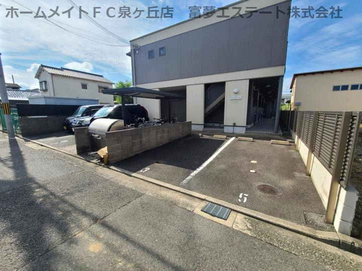 プランドールの駐車場