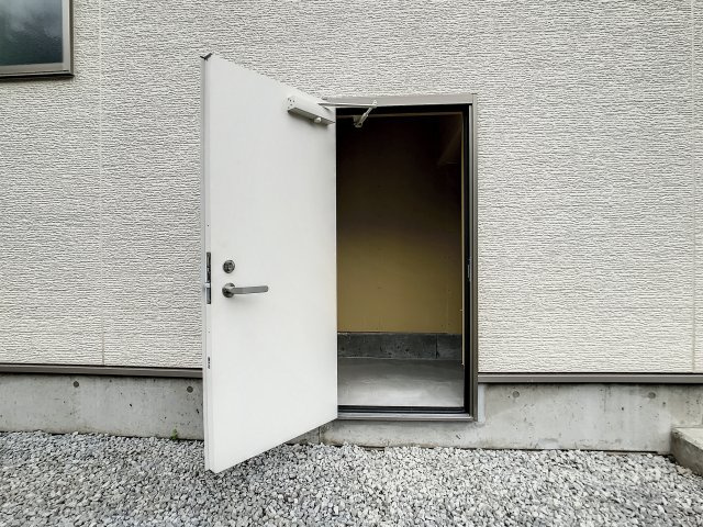 絵本の世界を覗いての収納|外にも収納があるのがとっても嬉しい！