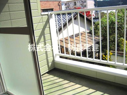 エレガンス山口のバルコニー|バルコニーで洗濯物が干せます