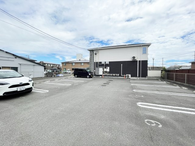 レーグルⅠ番館の駐車場