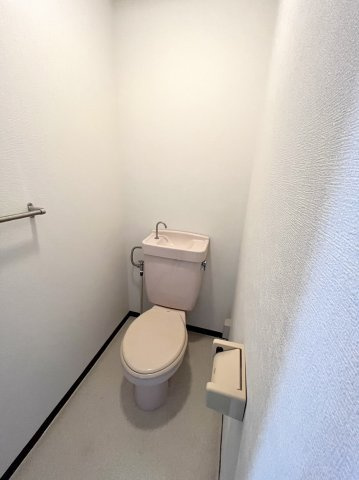 【トイレ】 | サウスヴィレッジ88 | 別部屋の写真です。現状優先とさせて頂きます。