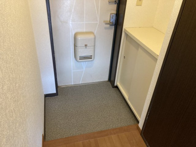 【玄関】 | サウスヴィレッジ88 | 別部屋の写真です。現状優先とさせて頂きます。