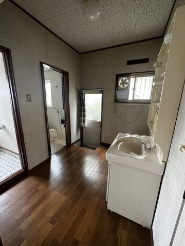 和歌山市西田井・中古戸建・54481の洗面所