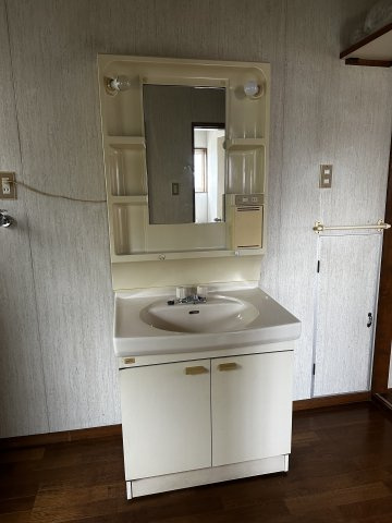 和歌山市西田井・中古戸建・54481の洗面所