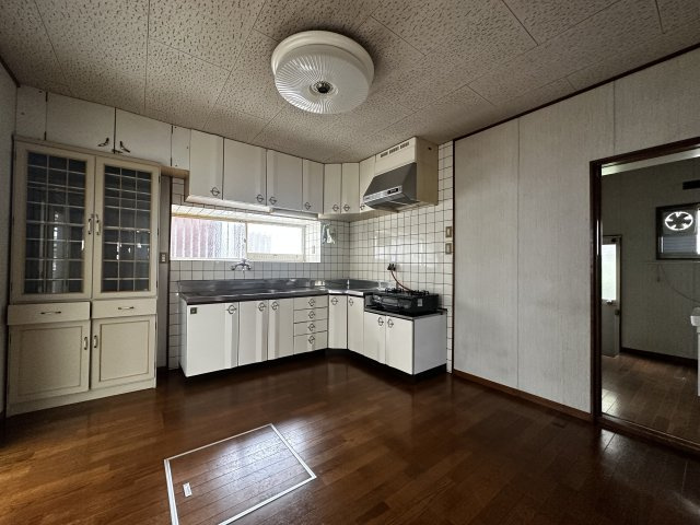 和歌山市西田井・中古戸建・54481のキッチン