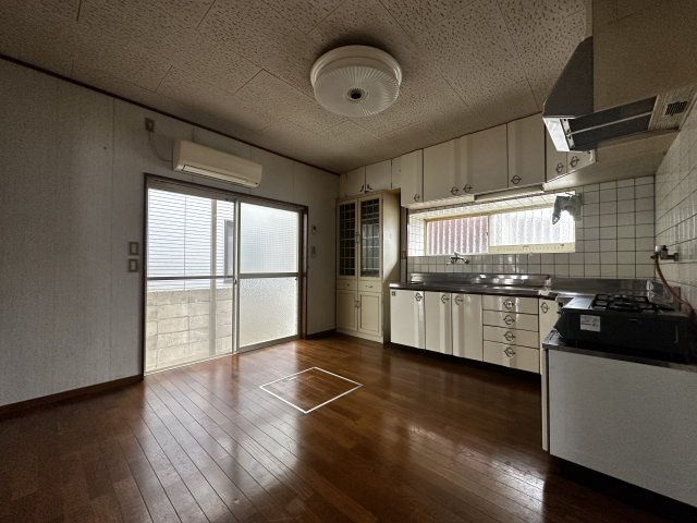 和歌山市西田井・中古戸建・54481のキッチン