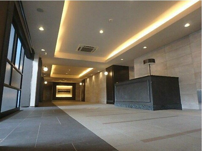 【エントランス】 | ドゥーエ横浜駅前 | 清潔なエントランスです