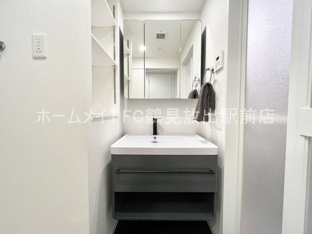 LUMINOUS放出の独立洗面台