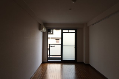  | メゾンルミエール