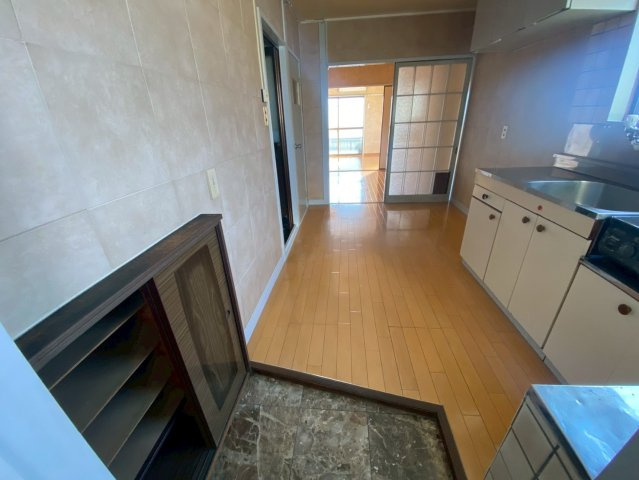 レジデンス西川口の玄関