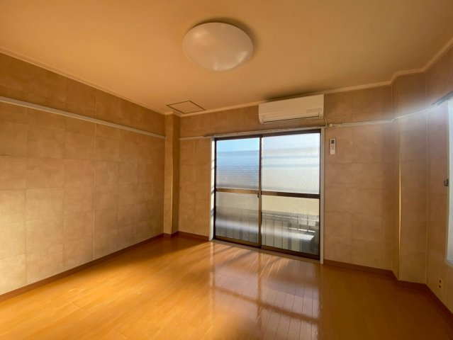 レジデンス西川口の洋室