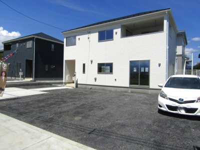 【駐車場】 | クレイドルガーデン　南アルプス市西野第1　2号棟 | 駐車場に車を止められます