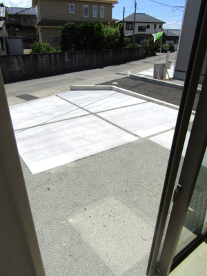 【駐車場】 | クレイドルガーデン　中央市布施第4　3号棟 | 駐車場があるので、車を買う予定の方も安心です