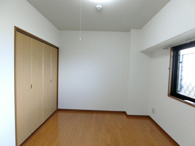 グランディオス米子の洋室