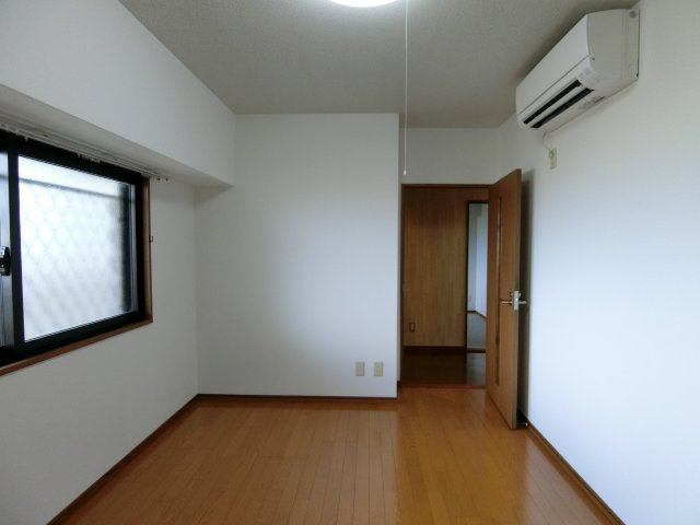 グランディオス米子の洋室