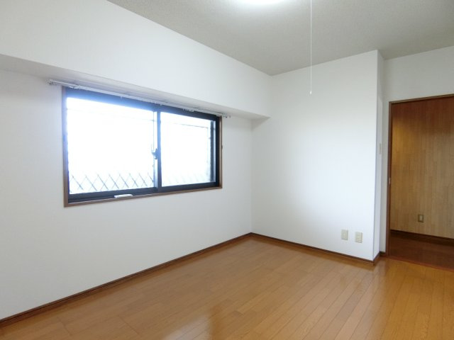 グランディオス米子の洋室