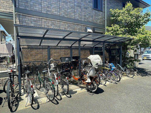 ヴェルジェ　Ⅲ棟のその他共用部分|ゆったりとした駐輪場です。