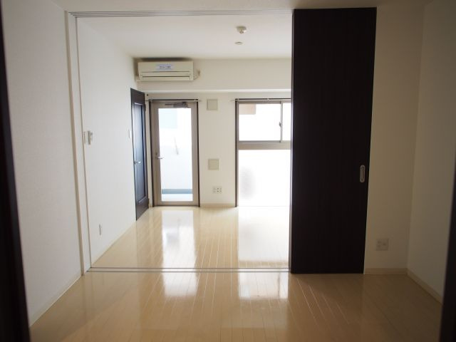 サムティ難波グレイスの居間・リビング