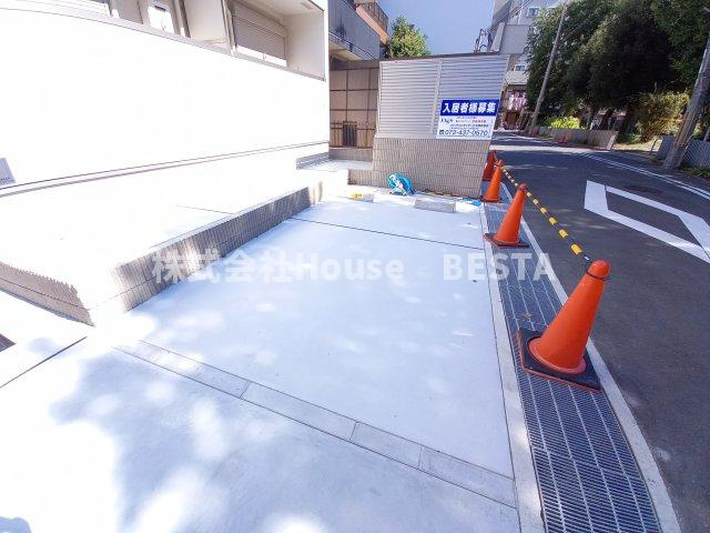 フジパレス神戸本町イーストの駐車場
