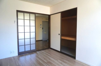 【洋室】 | ヴェルデパルコＢ | 押入もあります