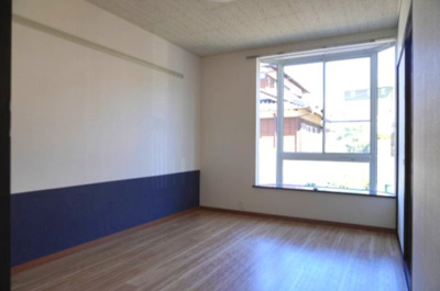 【洋室】 | ヴェルデパルコＢ | こちらの洋室は出窓がついています