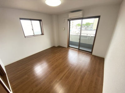 【洋室】 | ロイヤルコート岡町