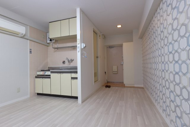 【洋室】 | メゾンド山手 | 明るいお部屋です。