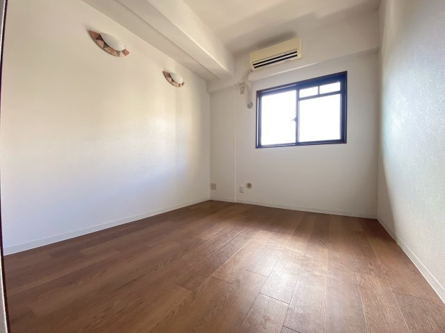 アンビエント金剛東ガーデンコートの居間・リビング