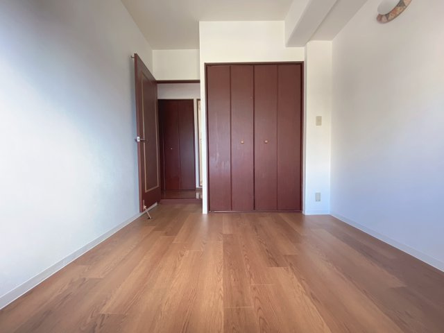 アンビエント金剛東ガーデンコートの洋室