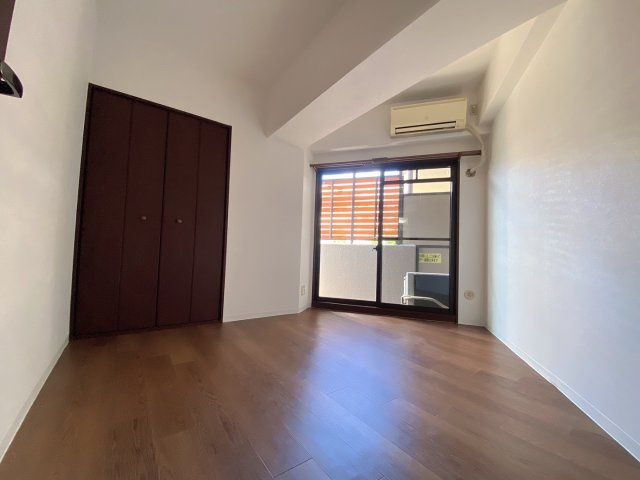 アンビエント金剛東ガーデンコートの洋室