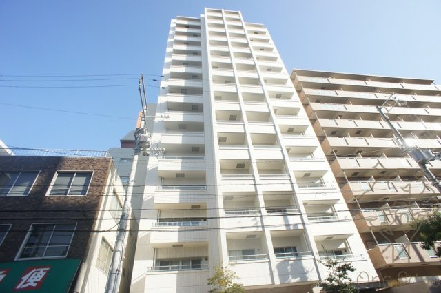 ベルフェリーク天満橋の外観