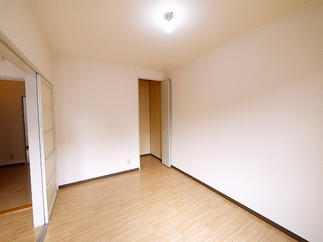 グランドゥールＡ・Ｃの洋室|落ち着いた色調の洋室です