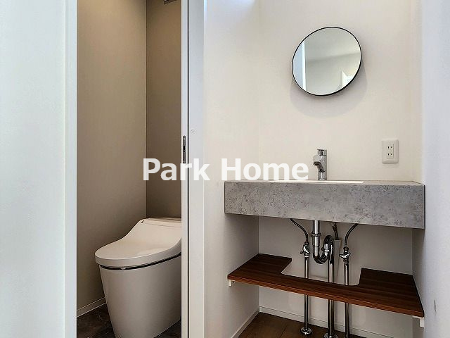 高知市朝倉本町-2号地-戸建てのトイレ|２F：トイレ＆洗面