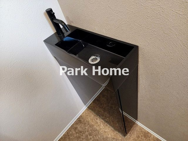 高知市朝倉本町-2号地-新築戸建ての洗面所|１F：トイレ洗面