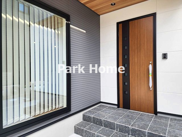 高知市朝倉本町-2号地-新築戸建ての玄関