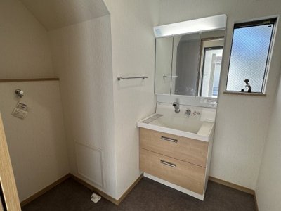 【独立洗面台】 | 岡谷市塚間町２丁目　中古住宅⑤ | 洗面