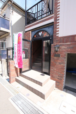 住まう人を迎えるエントランス