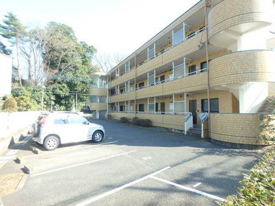 ★敷地内駐車場★（空き状況・使用料等詳細はご確認下さい）
