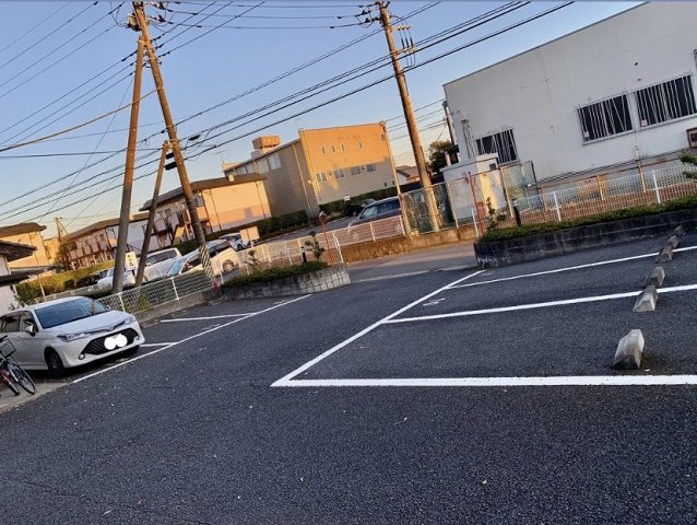 レオパレスアウルの駐車場