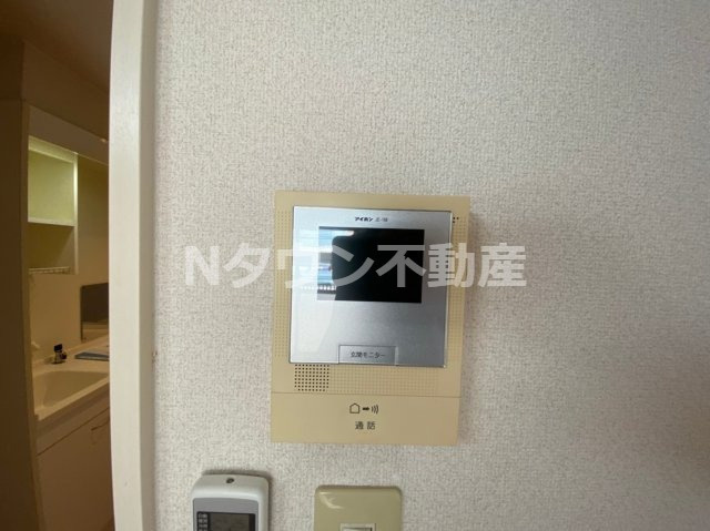 【セキュリティ】 | プティ オランジュ | モニター付きインターフォンです