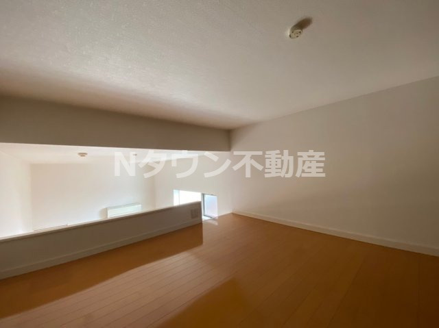 【その他】 | プティ オランジュ | 広々とした洋室です