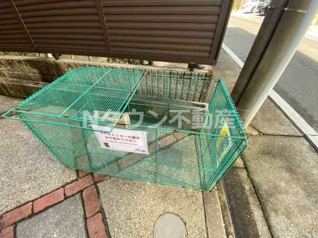 【その他共用部分】 | プティ オランジュ | 敷地内ゴミステーションです