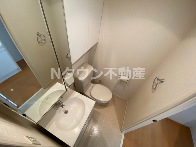 【洗面所】 | プティ オランジュ | ゆったりとした空間のトイレです