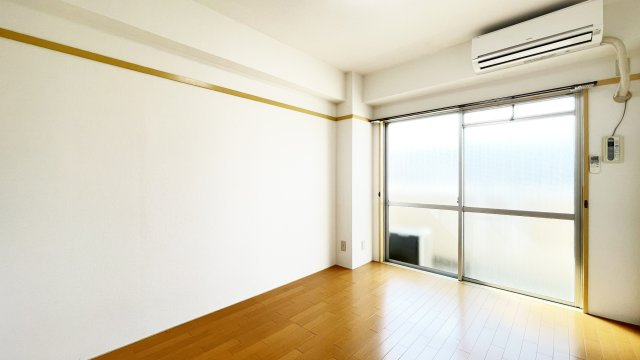 スカイコートスズエの居間・リビング