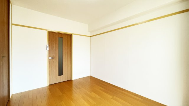 スカイコートスズエの居間・リビング