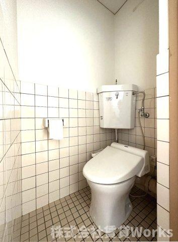 ハイツスズエのトイレ|落ち着いた色調のトイレです