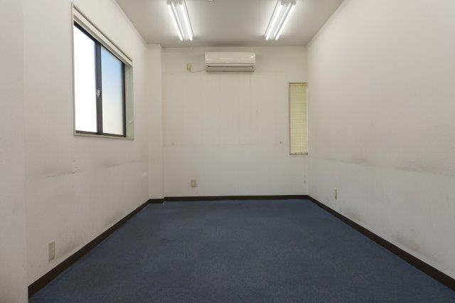 倉敷市堀南の店舗の内装|２F（仕切り壁のみ撤去可）